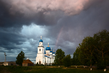 Сельский храм... / Храм Покрова Пресвятой Богородицы в Больших Ключищах Ульяновской области.