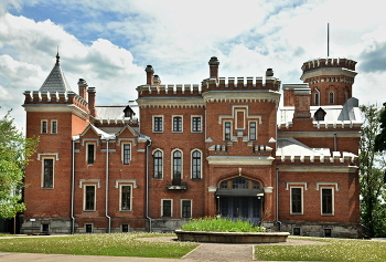 *Замок принцессы Ольги Ольденбургской в Рамони.** / Замок принцессы Ольги Ольденбургской в Рамони - это жемчужина Воронежской области.