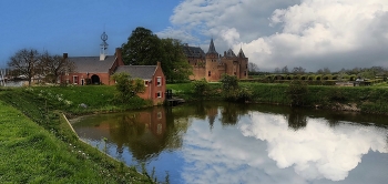 Вид на замок Мёйдерслот / Нидерланды