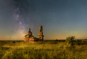 Заброшенный храм и звезды / Заброшенные храмы