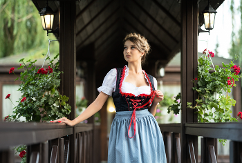 &nbsp; / dirndl, octoberfeststyle