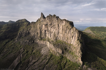&quot;Скалы вулкана Келуд&quot; / Скалистые вершины кратера вулкана Келуд. Остров Ява, Индонезия