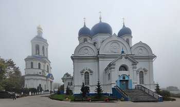 Утро в монастыре / Боголюбский женский монастырь