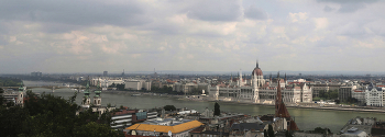Левый берег Дуная Будапешт / Район парламента на левом берегу Дуная, Будапешт, Венгрия, 2014 г.