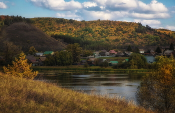 Верхнетроицкий / село, пруд, осень