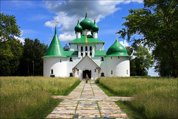 по Тульской области... / Церковь Сергия Радонежского на Красном холме Куликова поля.