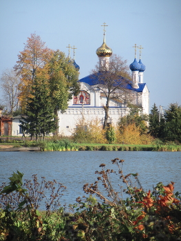 Церковь Покрова на Покров / Ярославская область.