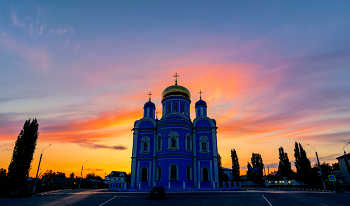 на закате / Тихвинский собор