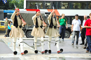 Караул / Смена караула на площади Синтагма в Афинах