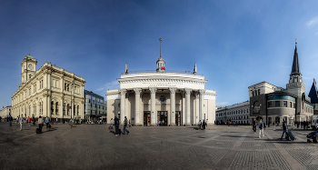 Комсомольская площадь / Или площадь трех вокзалов. Видны только два из них - Ленинградский и Ярославский