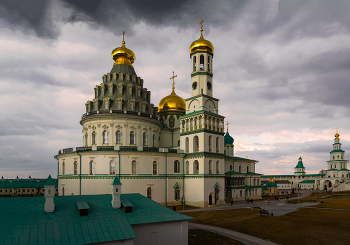 вечереет / Воскресенский собор Новоиерусалимского монастыря