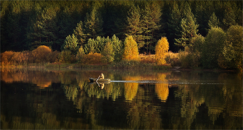 На озере / Тихим октябрьским утром.