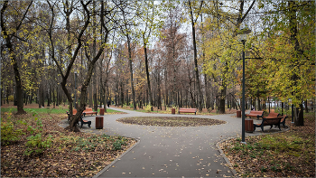 В осеннем парке... / ***