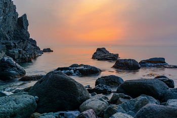 Дымчатый восход / Октябрьский восход, берега у небольшой бухточки Клоково.