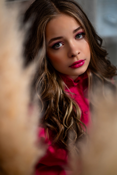 Линуся / модель Ангелина Табакова
макияж Мария Смирнова
причёска Марина Быстрова