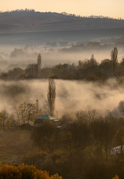 Осенний туман в долине / Утренняя нега земли. 
Из фотопроекта «Кавказ без границ».