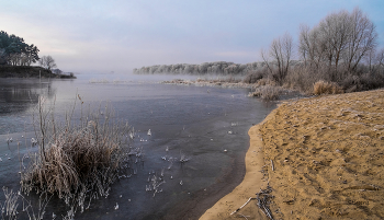 Морозно. / Озеро Исток и река Ока.