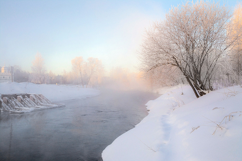 Рассвет. / зимне утро на реке