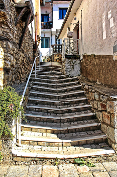 *Лестница - раритет. / Местные говорили, что этой лестнице более 400 лет!