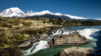 Tres Picos / Водопад Пайне и Три Пика. Национальный парк Торрес дель Пайне, Чили