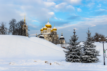 С праздником, православные! / Успенский собор Дмитрова.