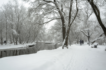 А у нас снег... / зима, снег, Москва, парк Яуза,