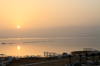 Восход / Раннее утро на Мёртвом море. Израиль, апрель.