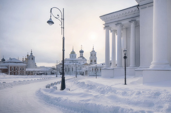 В морозной дымке / Январь