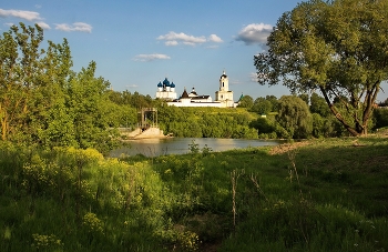 Майский вечер / Сюжет из города Серпухов. Высоцкий монастырь.