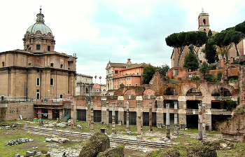Раскопки в старом Риме / Говорят, что нельзя посетить Рим и не соприкоснуться с прошлым.