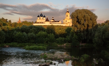 Июньский вечер / Высоцкий монастырь.