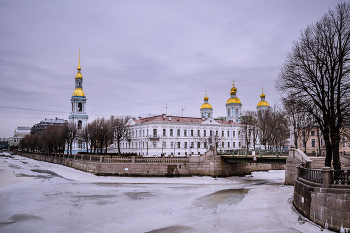 Николо-Богоявленский Морской собор. / Колокольня Николо-Богоявленского Морского собора снова радует жителей и гостей Санкт-Петербурга после реставрации. Март 2024 года.