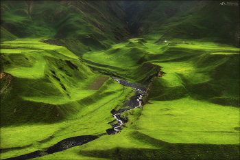 Бархатные склоны / Грузия.
Долина реки Терек, склоны Большого Кавказского хребта.
© https://phototravel.pro/phototravel2024/