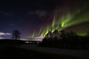 Северное сияние. / Такая красота наблюдалась ночью 03.03.2024 г. в 20 км от Мурманска.