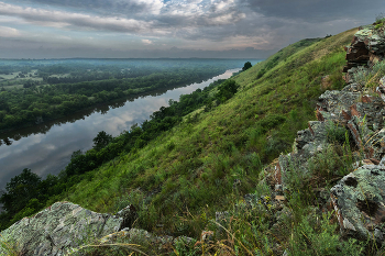 Скала над рекой / Северский Донец, Ростовская область
