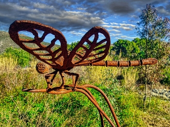 &nbsp; / Vall del Pop - escultura libélula - La Marina Alta