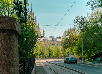 По Московский изогнутым улицам / Яузский бульвар