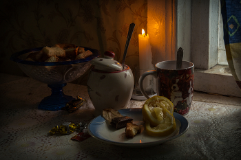 Вечерний чай с лимоном и сухариками / Вечерние посиделки