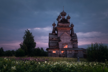 ... окон негасимый свет / Архангельская область. Подпорожье. Онежский район. Деревня Медведевская. Урочище Жеребцова гора. 15 июля 2024