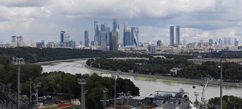 Небоскрёбы Москва-Сити с Воробьёвых гор / Москва