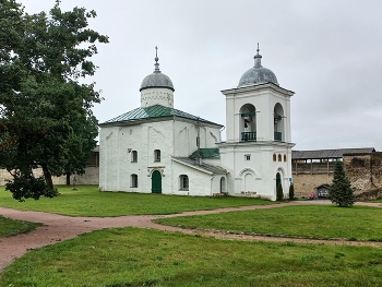 Никольский Собор в Изборске (Псковская область) / ***