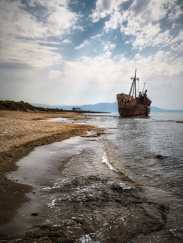 shipwreck 3 / ***