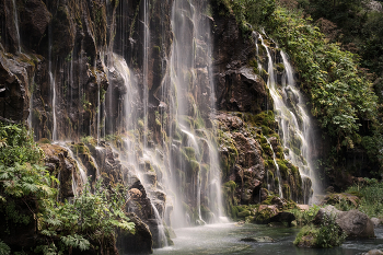 Waterfall In Sunny Day / Водопад в ущелье около Дашбаши