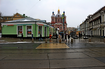 Климентовский переулок / Климентовский переулок в Москве. Храм Климента Папы Римского. Февраль 2023.