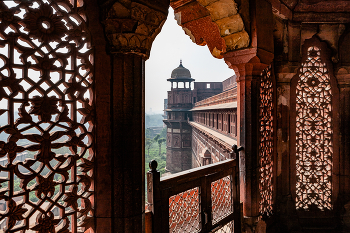 Ажур / Красный форт в Агре (Agra Red Fort) - крепостное сооружение в индийском городе Агра, в штате Уттар-Прадеш. Служило резиденцией правителей в эпоху империи Великих Моголов