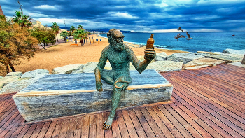 &nbsp; / Badalona - L'escultura d'Anís del Mono al passeig marítim - Barcelonès