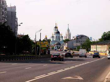 Улица Сергия Радонежского / Улица Сергия Радонежского в Москве. Май 2023.