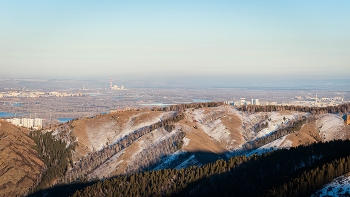 Торгашинский хребет в Красноярске (Россия) / Красноярск