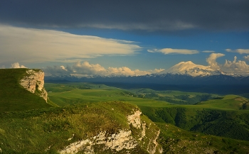 К вечеру / Кавказские горы