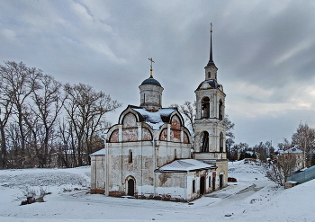 Ростов Великий / Церковь Вознесения Господня в валах, 1566 г. Средства на постройку каменного храма на гробнице св. Блж. Исидора Ростовского выделил царь Иван lV Грозный